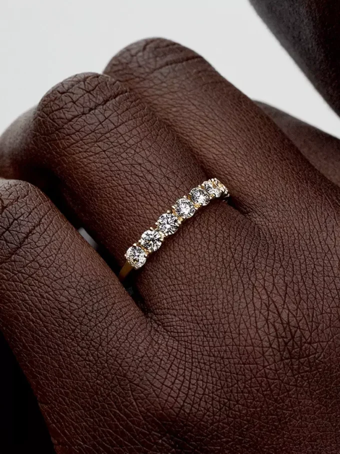 Pandora Era 14-karätiger Goldring mit Lab-Grown Diamonds, Halb-Ewigkeitsring, 0,90 Karat insgesamt, 14-karätiges Gold