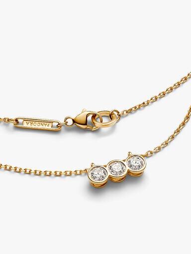 Pandora Era Bezel 14-karätige Gold-Halskette mit dreifachem Anhänger aus Labor-Diamanten – 0,45 ct TW, 14-karätiges Gold Pandora Era Bezel 14-karätige Gold-Halskette mit dreifachem Anhänger aus Labor-Diamanten – 0,45 ct TW, 14-karätiges Gold
