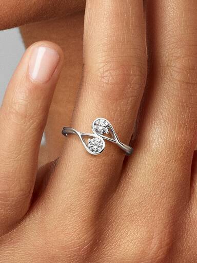 Pandora Infinite 14-karätiger Weißgold-Ring mit zwei im Labor gezüchteten Diamanten – 0,50 ct TW, 14-karätiges Weißgold Pandora Infinite 14-karätiger Weißgold-Ring mit zwei im Labor gezüchteten Diamanten – 0,50 ct TW, 14-karätiges Weißgold