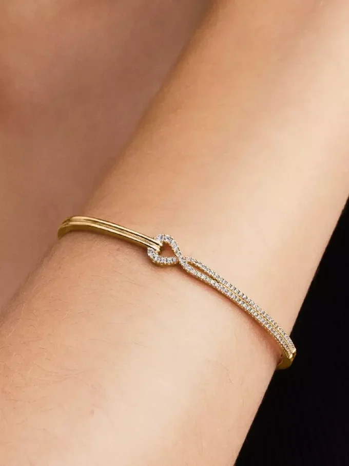Pandora „Infinite“ Bangle mit zweireihigem Pavé aus im Labor gezüchteten Diamanten, 0,45 ct insgesamt, 14 Karat Gold