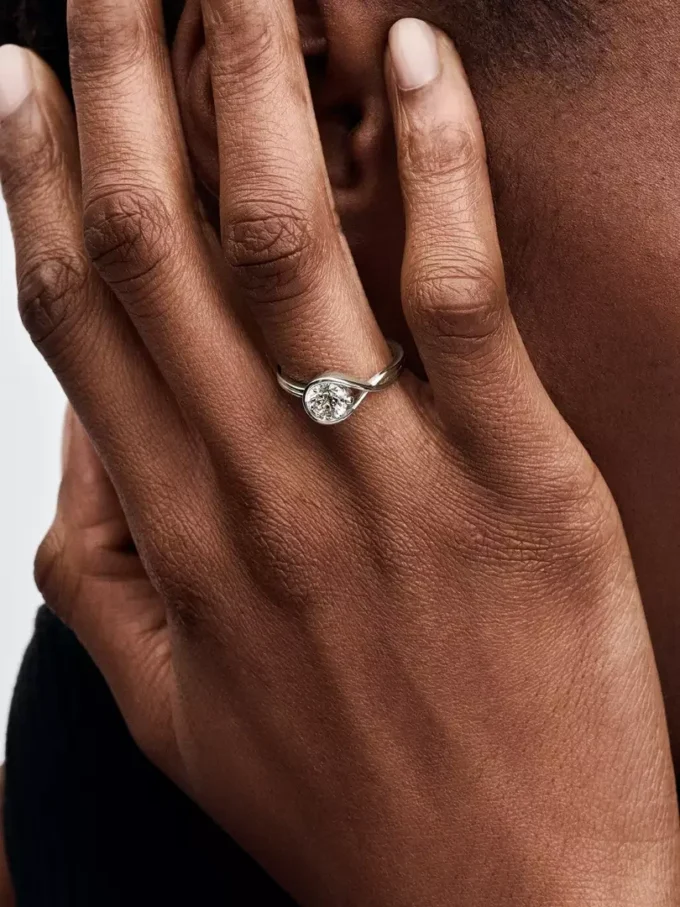Pandora Infinite Ring aus 14 Karat Weißgold mit synthetischem Diamanten, 0,50 Karat, 14 Karat Weißgold Pandora Infinite Ring aus 14 Karat Weißgold mit synthetischem Diamanten, 0,50 Karat, 14 Karat Weißgold