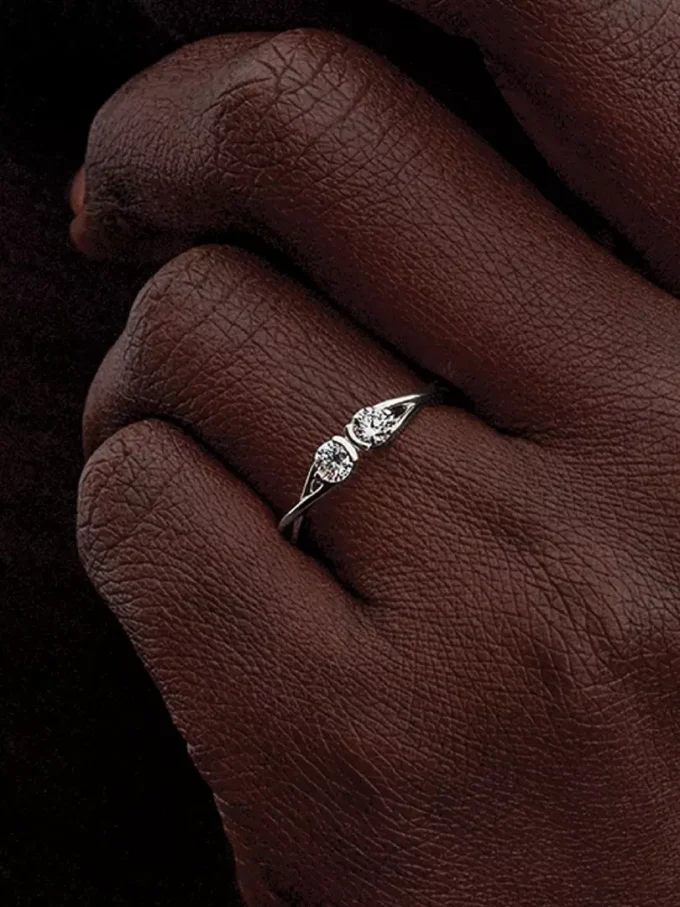 Pandora Infinite Sterling-Silber-Ring mit doppelseitigen, im Labor gezüchteten Diamanten, 0,30 Karat insgesamt, Sterling-Silber Pandora Infinite Sterling-Silber-Ring mit doppelseitigen, im Labor gezüchteten Diamanten, 0,30 Karat insgesamt, Sterling-Silber