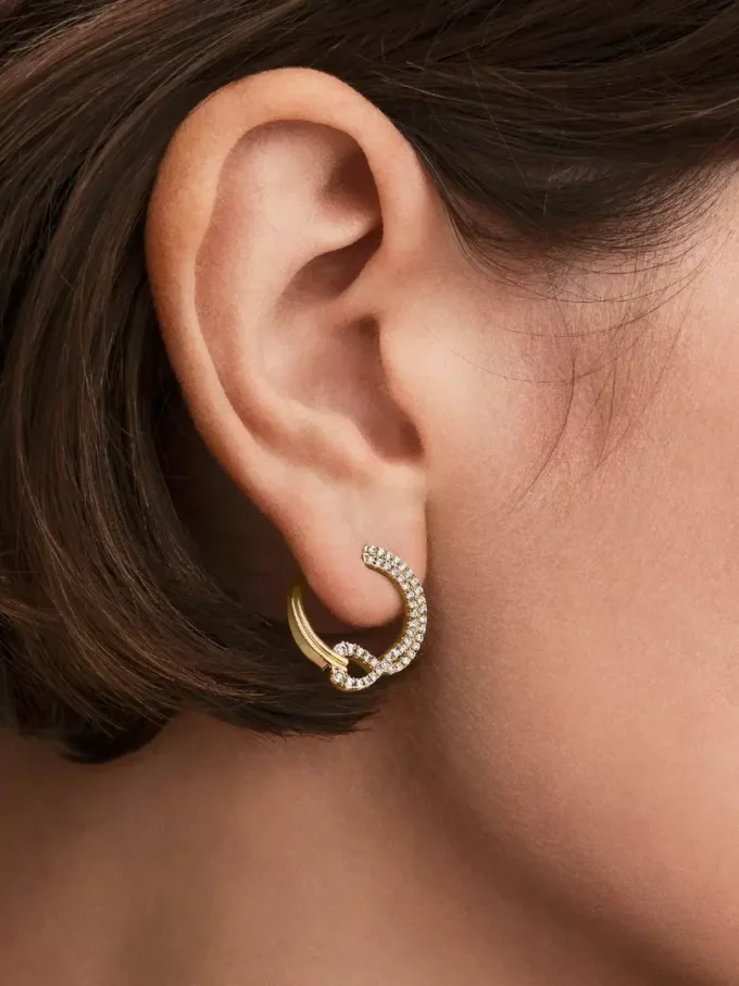 Pandora Lab-Grown Diamonds Ohrringe mit Pavé aus im Labor gezüchteten Diamanten, offener Kreis, 0,54 Karat insgesamt, 14 Karat vergoldet Pandora Lab-Grown Diamonds Ohrringe mit Pavé aus im Labor gezüchteten Diamanten, offener Kreis, 0,54 Karat insgesamt, 14 Karat vergoldet