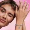 Pandora ME funkelnder Stern-Medaillon-Charm aus Sterlingsilber Pandora ME funkelnder Stern-Medaillon-Charm aus Sterlingsilber