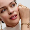 Pandora ME Snake Pearlescent Mini-Dangle Charm, 14-karätig vergoldet Pandora ME Snake Pearlescent Mini-Dangle Charm, 14-karätig vergoldet