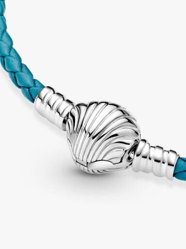 Pandora Moments Armband aus geflochtenem türkisfarbenem Leder mit Muschelverschluss – Sterlingsilber Pandora Moments Armband aus geflochtenem türkisfarbenem Leder mit Muschelverschluss – Sterlingsilber