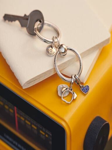 Pandora Moments Charm-Schlüsselanhänger – Sterlingsilber Pandora Moments Charm-Schlüsselanhänger – Sterlingsilber