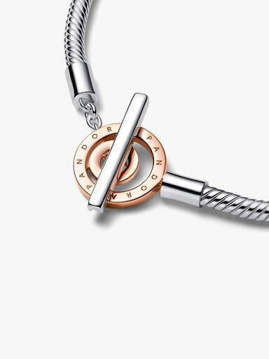 Pandora Moments zweifarbiges Logo-T-Bar-Armband mit Snake Chain – Sterlingsilber, 14 Karat Roségold-Beschichtung Pandora Moments zweifarbiges Logo-T-Bar-Armband mit Snake Chain – Sterlingsilber, 14 Karat Roségold-Beschichtung