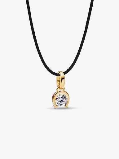 Pandora Talisman 14-karätiger Gold-Anhänger mit laborgezüchtetem Diamant in Hufeisenform – 0,25 ct TW, 14-karätiges Gold Pandora Talisman 14-karätiger Gold-Anhänger mit laborgezüchtetem Diamant in Hufeisenform – 0,25 ct TW, 14-karätiges Gold