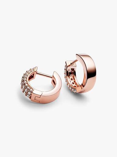 Pandora Timeless Pavé Doppelreihige Ohrringe – 14 Karat Roségoldbeschichtung Pandora Timeless Pavé Doppelreihige Ohrringe – 14 Karat Roségoldbeschichtung