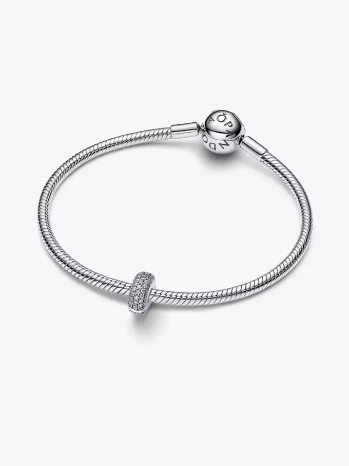 Pavé-Clip Charm aus Sterlingsilber Pavé-Clip Charm aus Sterlingsilber