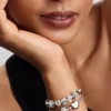 Mini-Charm mit strukturiertem Totenkopf aus Sterlingsilber