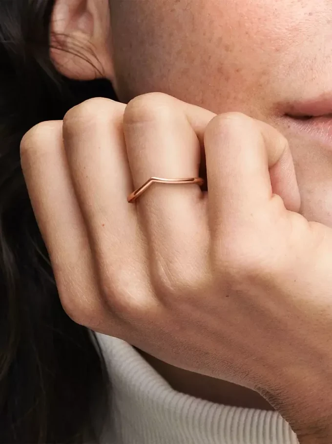Polierter Wishbone Ring, 14 Karat Roségold-Beschichtung Polierter Wishbone Ring, 14 Karat Roségold-Beschichtung