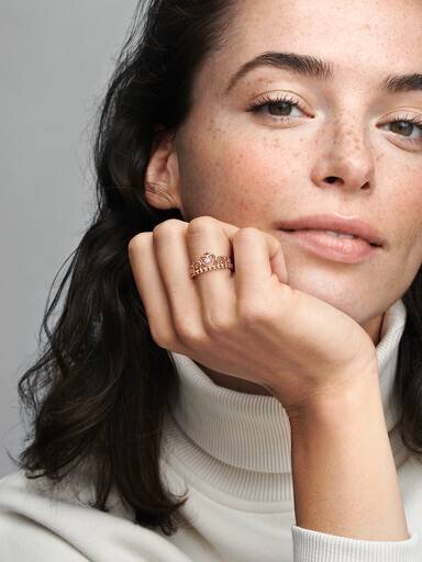 Princess Tiara Crown Ring – 14 Karat Roségold-Beschichtung Princess Tiara Crown Ring – 14 Karat Roségold-Beschichtung