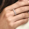 Ring mit abwechselnd funkelnden Steinen, 14 Karat Roségold-Beschichtung Ring mit abwechselnd funkelnden Steinen, 14 Karat Roségold-Beschichtung