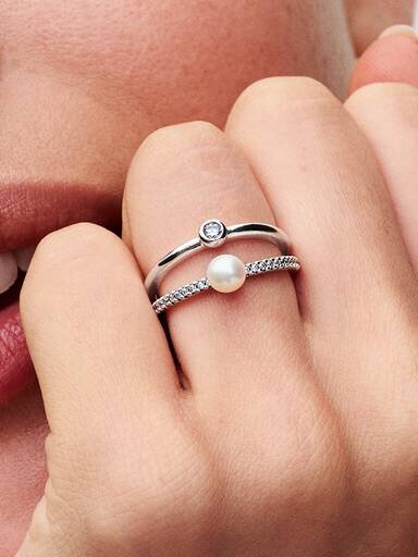 Ring mit doppelter Fassung aus behandeltem Süßwasser-Zuchtperle und Pavé – Sterlingsilber Ring mit doppelter Fassung aus behandeltem Süßwasser-Zuchtperle und Pavé – Sterlingsilber