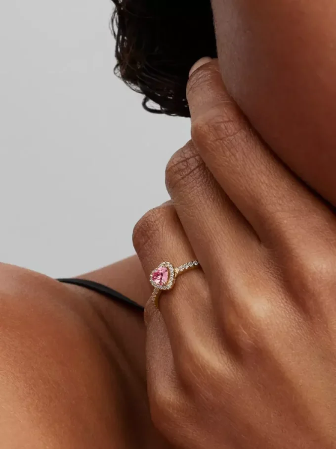 Ring mit erhabenem rosa Herz, 14-karätig vergoldet Ring mit erhabenem rosa Herz, 14-karätig vergoldet