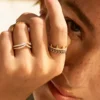 Ring mit Herzband aus Sterlingsilber