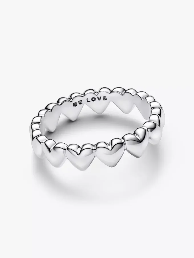 Ring „Row of Hearts“ aus Sterlingsilber Ring „Row of Hearts“ aus Sterlingsilber