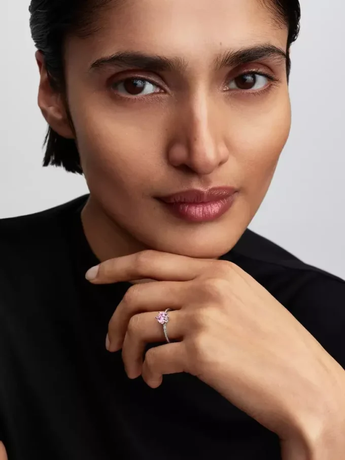Rosa funkelnder Kronenring aus Sterlingsilber Rosa funkelnder Kronenring aus Sterlingsilber