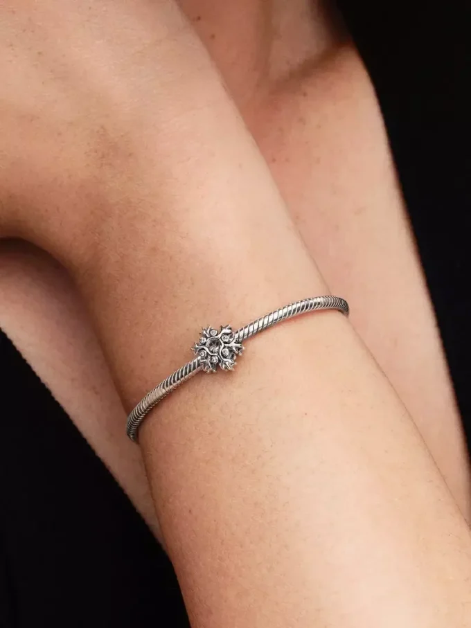 Schneeflocken-Charm aus Sterlingsilber