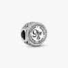 „She is Heart“-Charm aus Sterlingsilber „She is Heart“-Charm aus Sterlingsilber