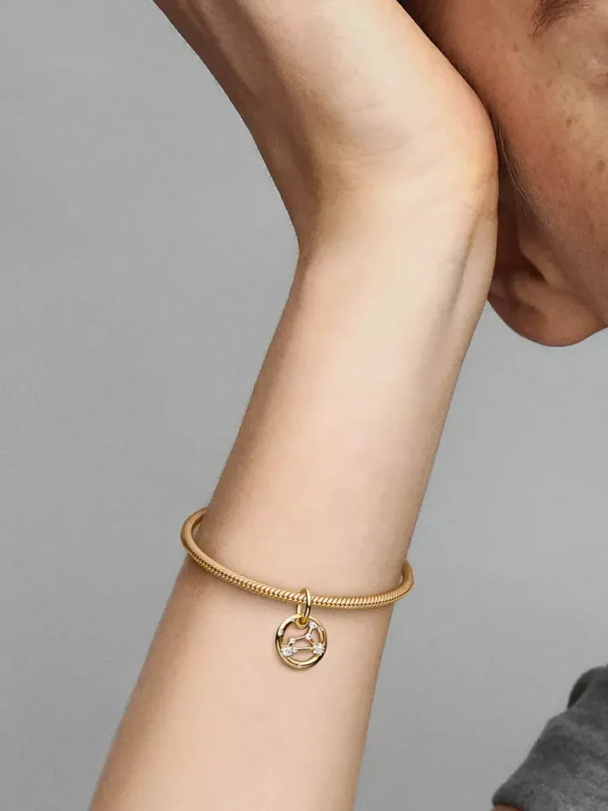 Sternzeichen-Dangle Charm „Löwe“, 14 Karat vergoldet Sternzeichen-Dangle Charm „Löwe“, 14 Karat vergoldet