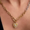 Strahlender weißer Herz-Charm, 14-karätig vergoldet Strahlender weißer Herz-Charm, 14-karätig vergoldet