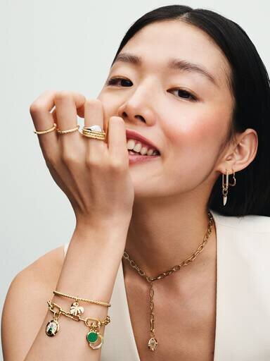 Pandora ME Dangle Charm „Haifischzahn“ – 14-karätige Vergoldung Pandora ME Dangle Charm „Haifischzahn“ – 14-karätige Vergoldung