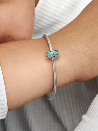 Teal-farbener Pavé-Clip Charm aus Sterlingsilber Teal-farbener Pavé-Clip Charm aus Sterlingsilber