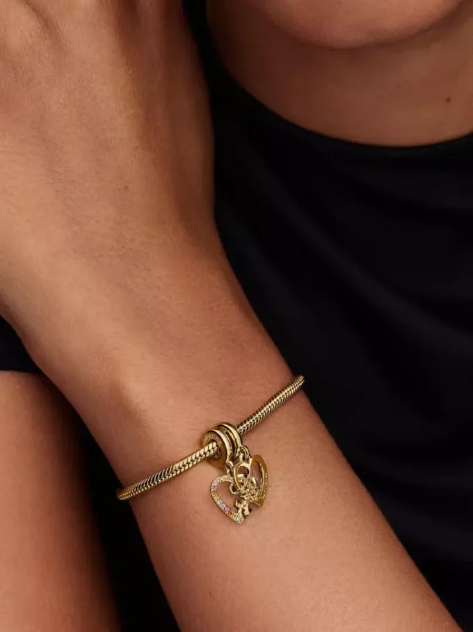 Teilbarer Puzzleteil-Herz-Dangle Charm, 14-karätig vergoldet Teilbarer Puzzleteil-Herz-Dangle Charm, 14-karätig vergoldet