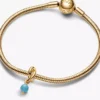 Türkisblauer Eternity Circle Dangle Charm, 14 Karat vergoldet Türkisblauer Eternity Circle Dangle Charm, 14 Karat vergoldet
