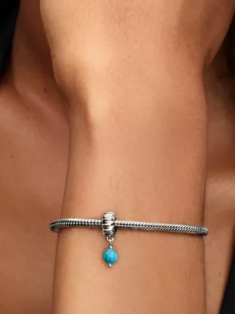 Türkisfarbener Dangle Charm aus Sterlingsilber Türkisfarbener Dangle Charm aus Sterlingsilber