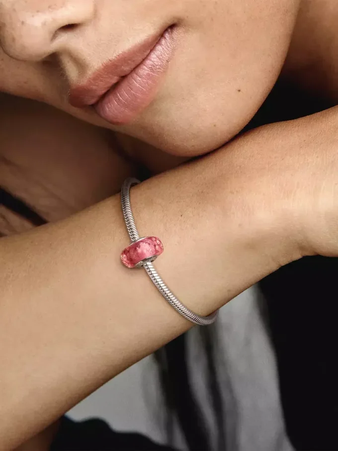 Wavy Fancy Pink Murano Glass Charm aus Sterlingsilber Wavy Fancy Pink Murano Glass Charm aus Sterlingsilber