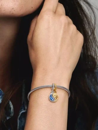 Zweifarbiger, teilbarer Sonnen- und Mond-Dangle Charm aus Sterlingsilber, 14-karätig vergoldet Zweifarbiger, teilbarer Sonnen- und Mond-Dangle Charm aus Sterlingsilber, 14-karätig vergoldet
